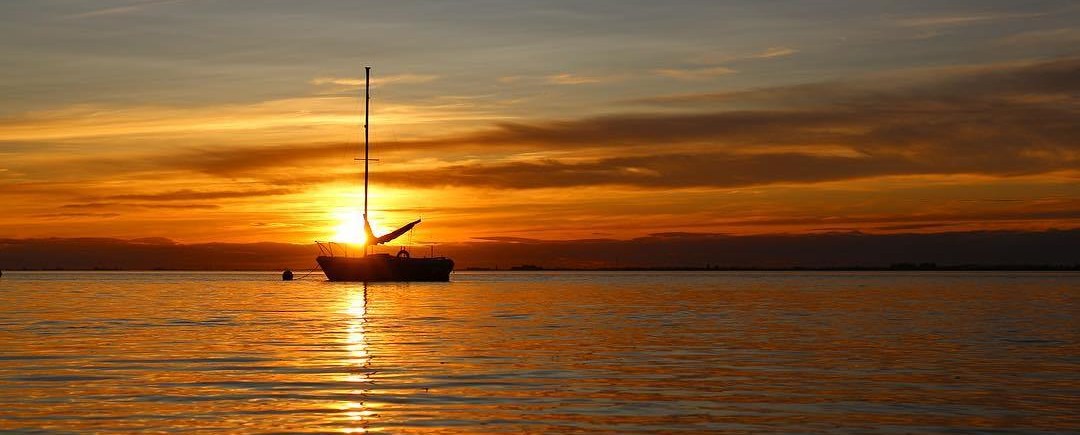 Crescent-Beach-Water-Sail-Boat-Silhouette-Cloud- Golden-Hour-Reflection-Sunset-Photo-Photography-Photographer-DOF-Canon-T5i-Rebel-EOS